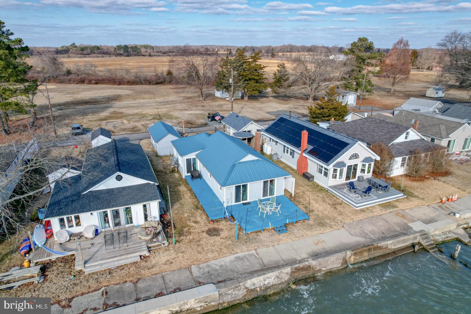10 South New Road Middletown, DE 19709 - Photo 9 of 42 Blue roof and deck