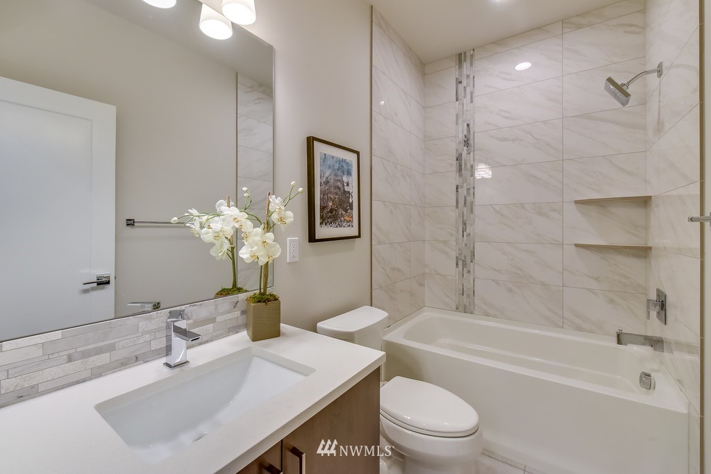 9905 Northeast 200th Street Bothell, WA 98011 - Photo 22 of 25 Gallery Image 22