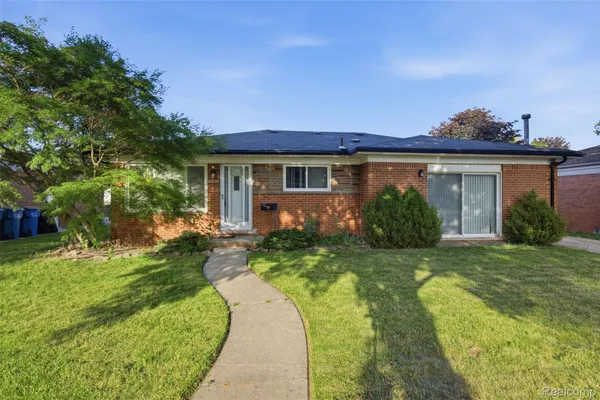 $285,000 | 14283 La Chene Avenue, Warren, MI 48088