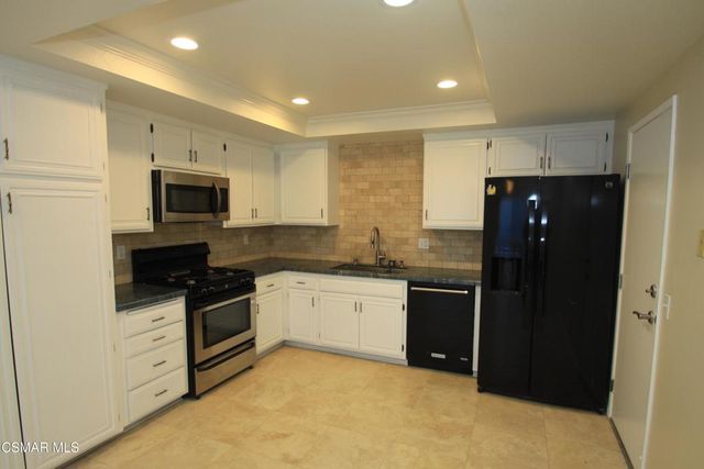 $3,000 | 941 Mobil Avenue, Camarillo, CA 93010