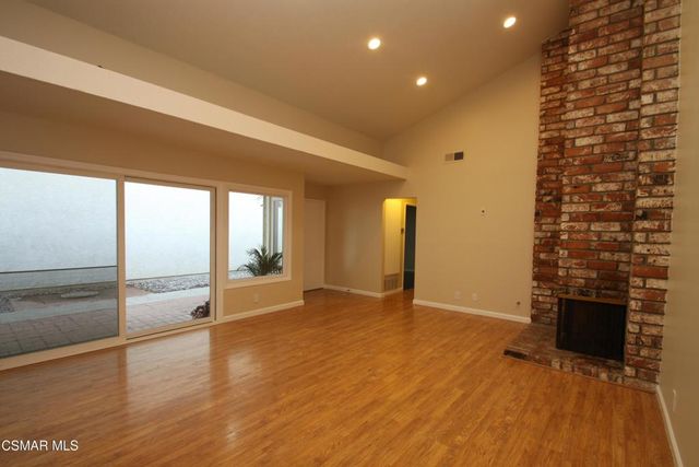 $3,000 | 941 Mobil Avenue, Camarillo, CA 93010