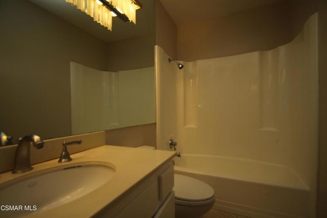 $3,000 | 941 Mobil Avenue, Camarillo, CA 93010