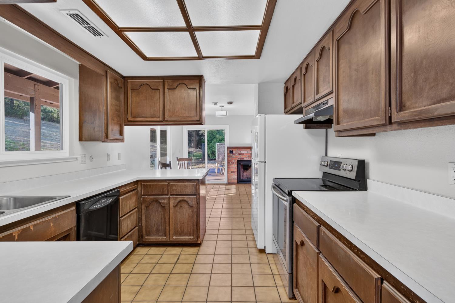 18095 Applegate Road Applegate, CA 95703 - Photo 14 of 55 Gallery Image 14