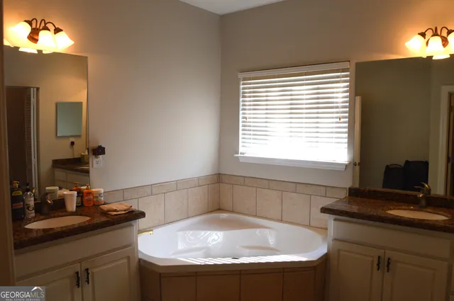 $293,000 | 20 Glen Eagle Court, Unit 102, Clayton, GA 30525