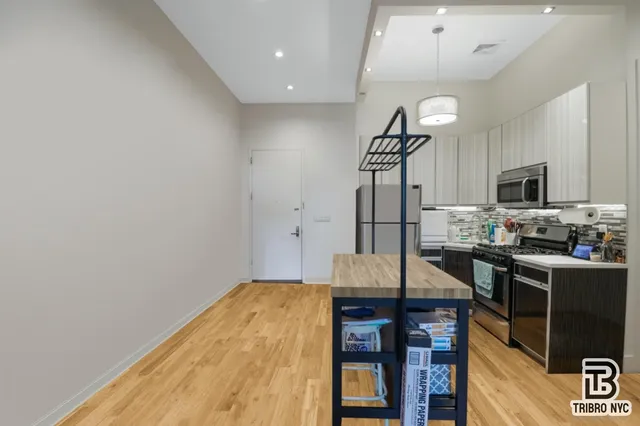 $2,895 | 34-62 10th Street, Unit 3 | Astoria