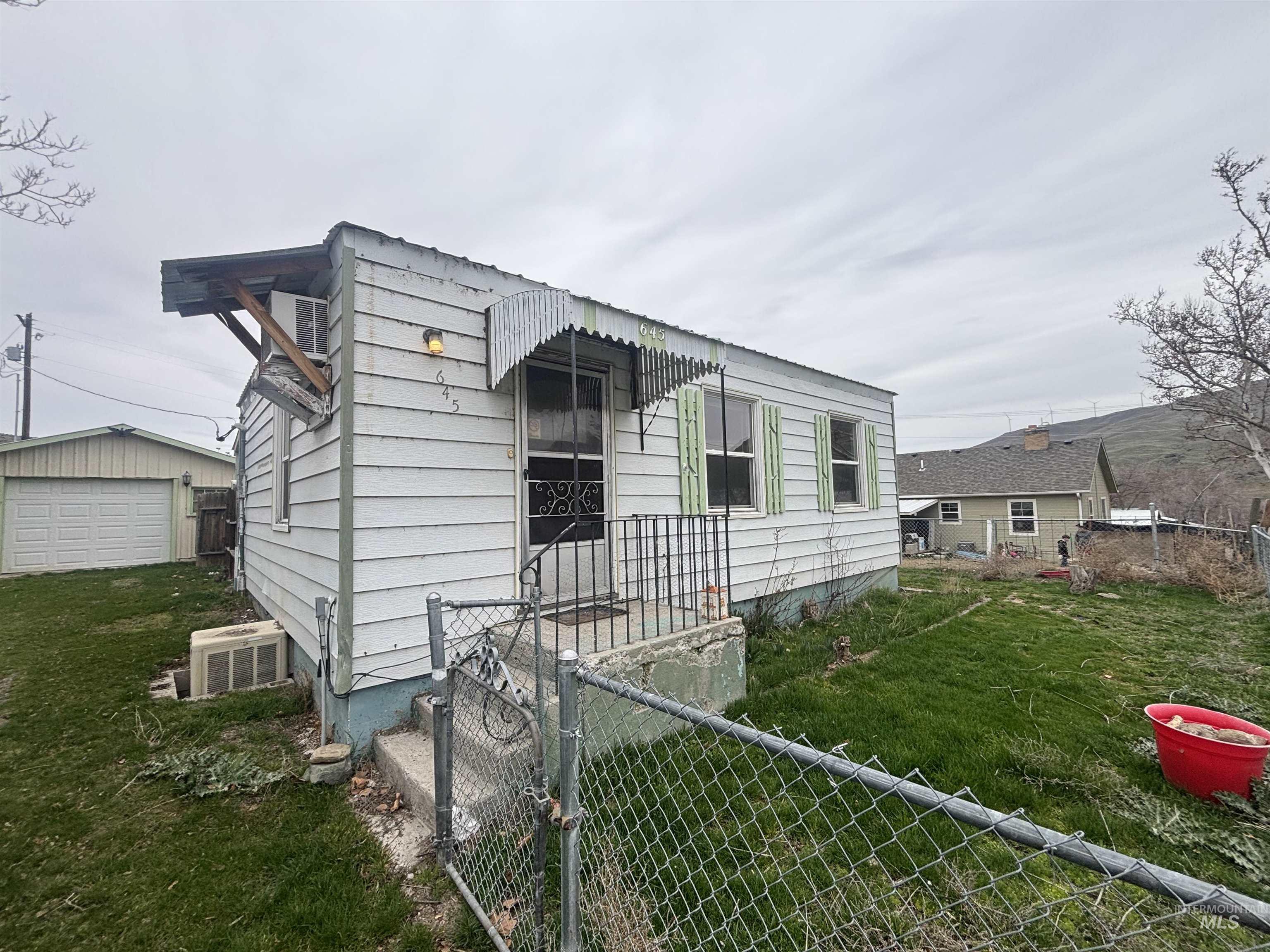 645 3rd Street East Huntington, OR 97907 - Photo 2 of 35