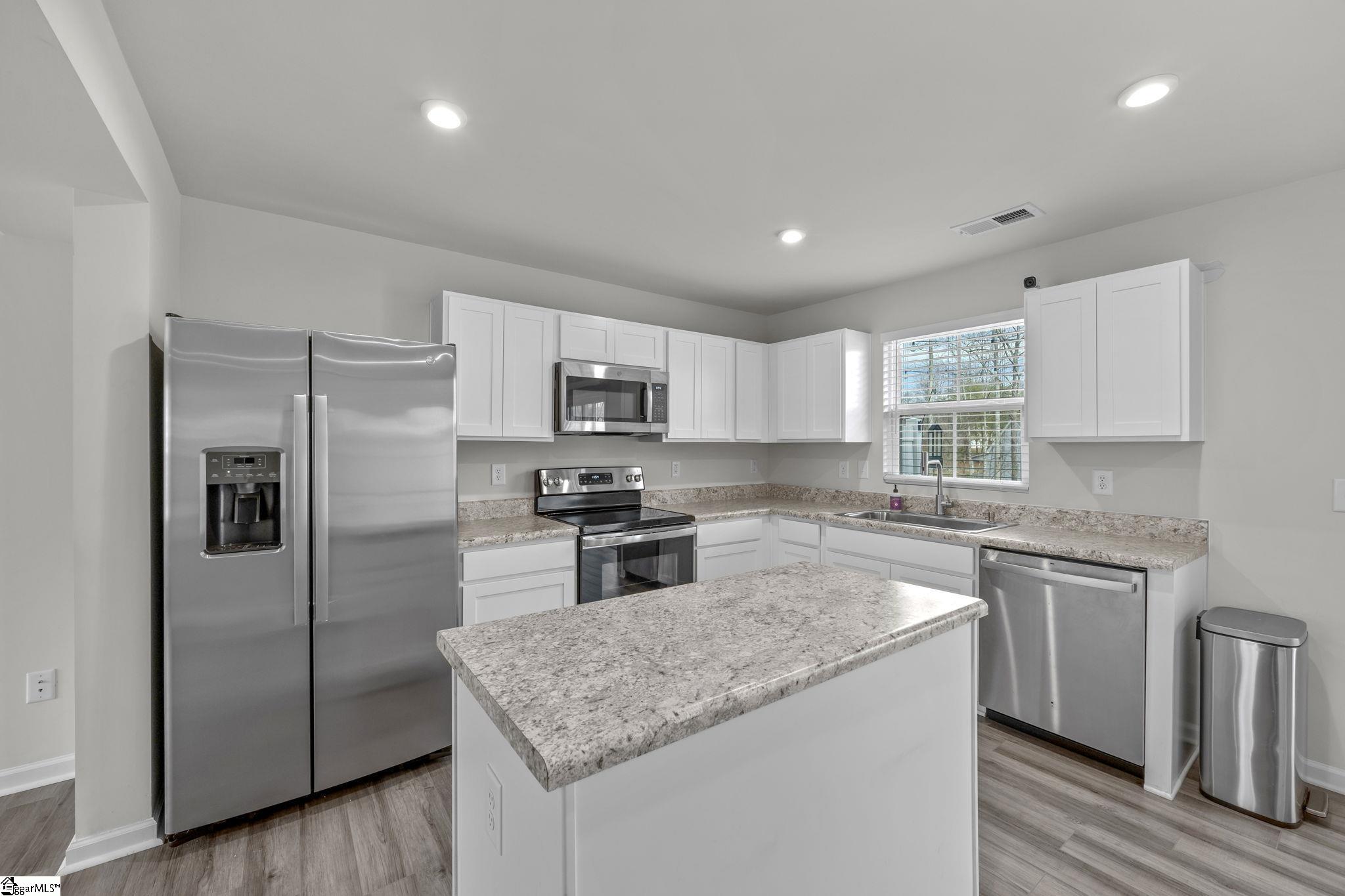 220 Juglans Way Greer, SC 29651 - Photo 10 of 37