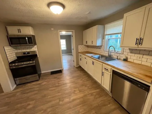 $79,900 | 805 South Hardy Avenue, Independence, MO 64053