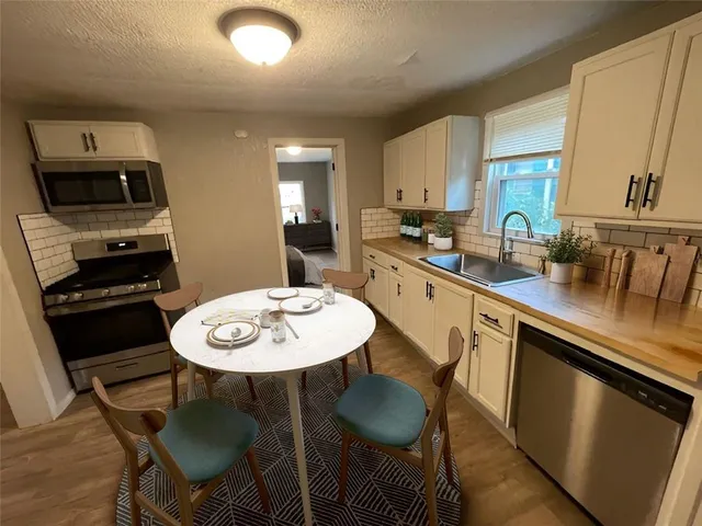 $79,900 | 805 South Hardy Avenue, Independence, MO 64053