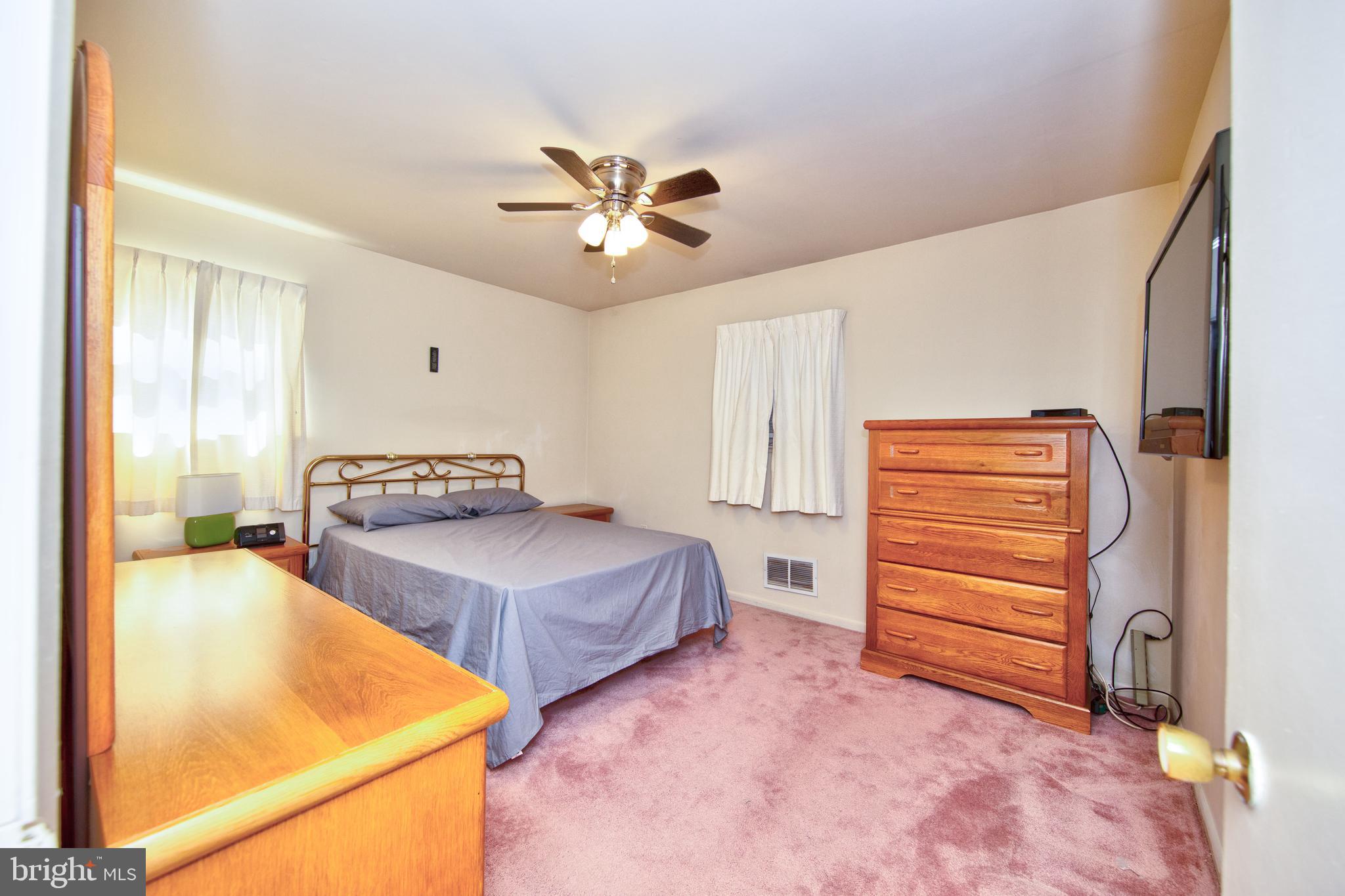 6119 Deerbrook Road Baltimore, MD 21228 - Photo 14 of 28 Master bedroom