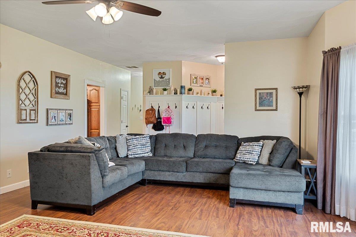 1450 Lenhart Road Springfield, IL 62711 - Photo 10 of 46 Gallery Image 10