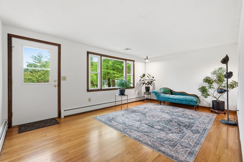 87 Logtown Road Amherst, MA 01002 - Photo 9 of 41
