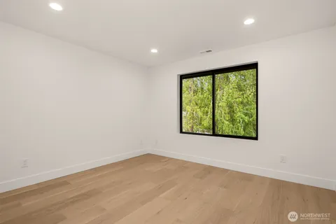 $1,529,998 | 22900 101st Avenue Southeast, Woodinville, WA 98077