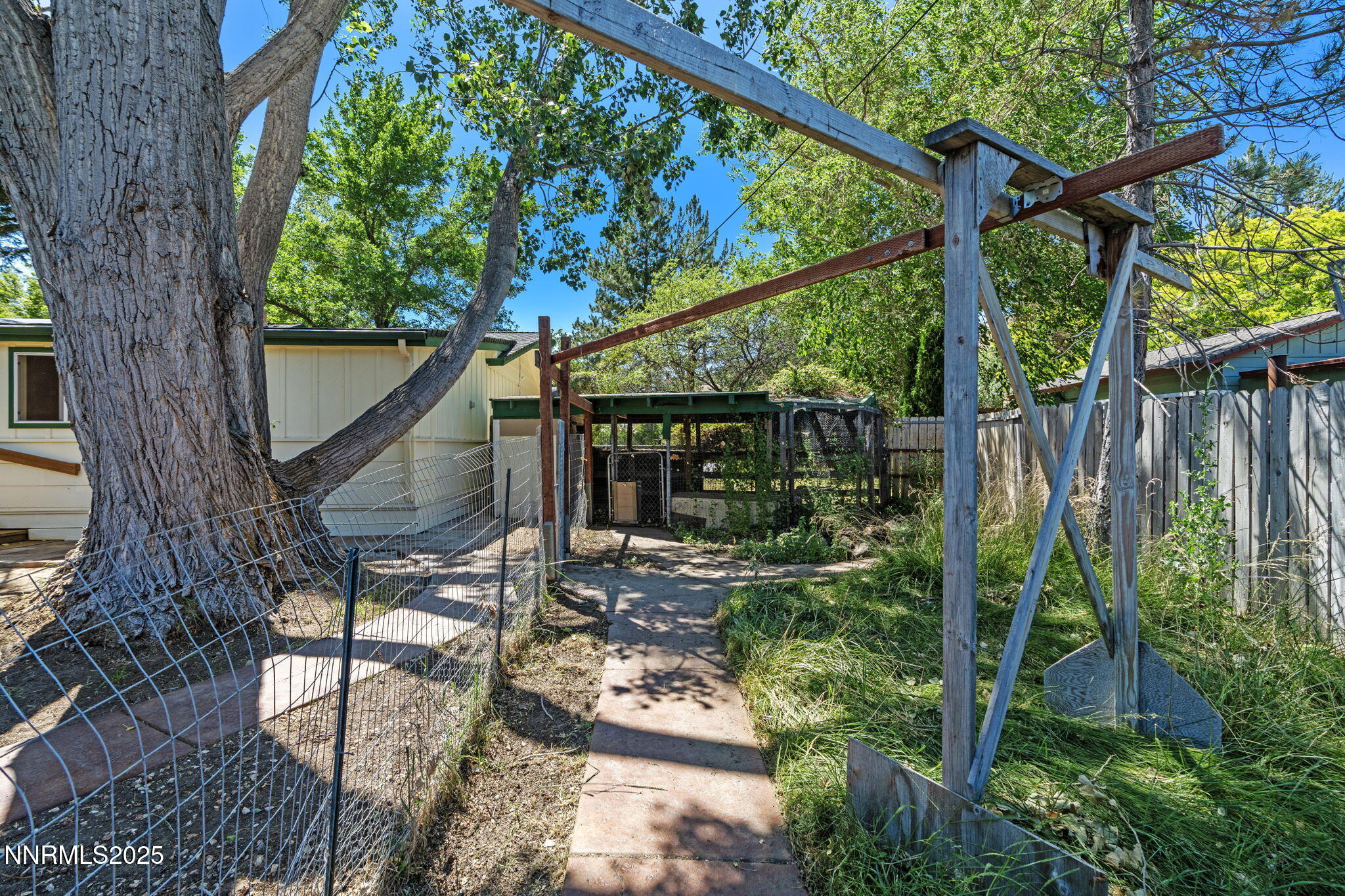 22900 Carriage Drive Reno, NV 89521 - Photo 54 of 60 54-web-or-mls-DSC02760