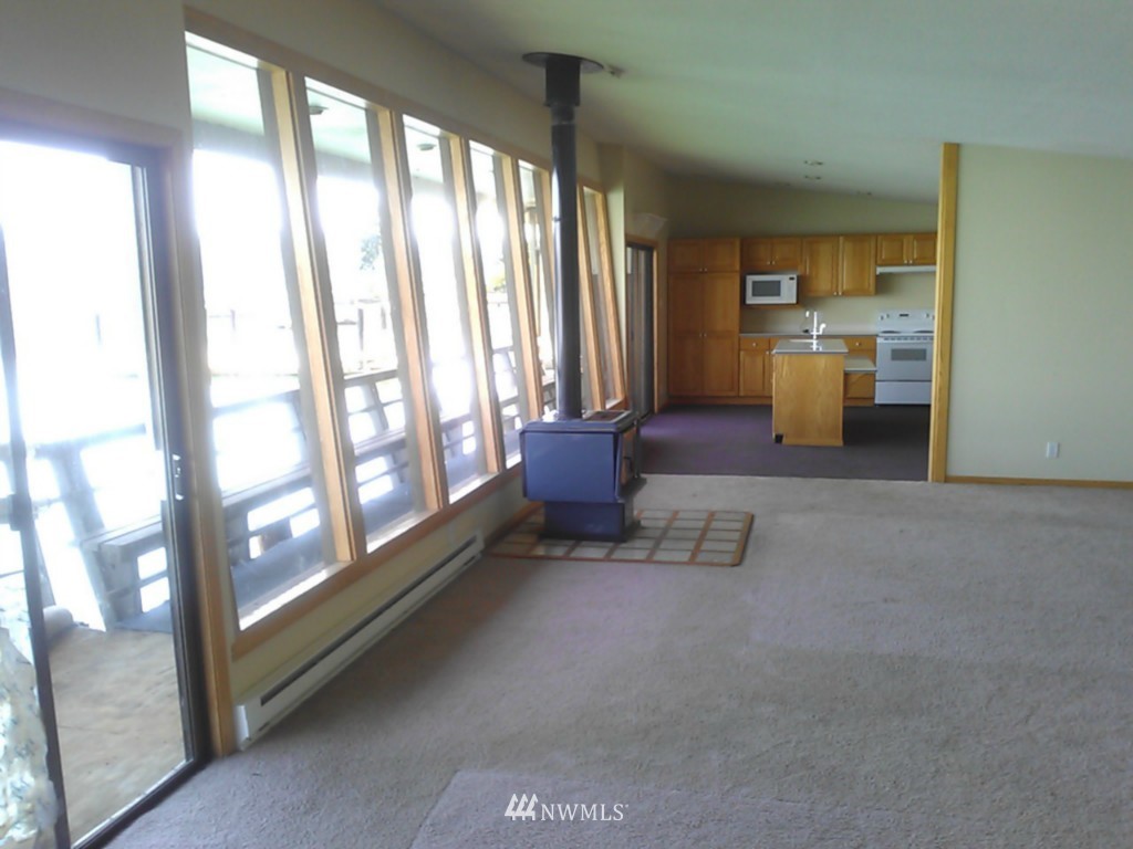 9011 Northeast North Shore Road Belfair, WA 98528 - Photo 9 of 14 Gallery Image 9