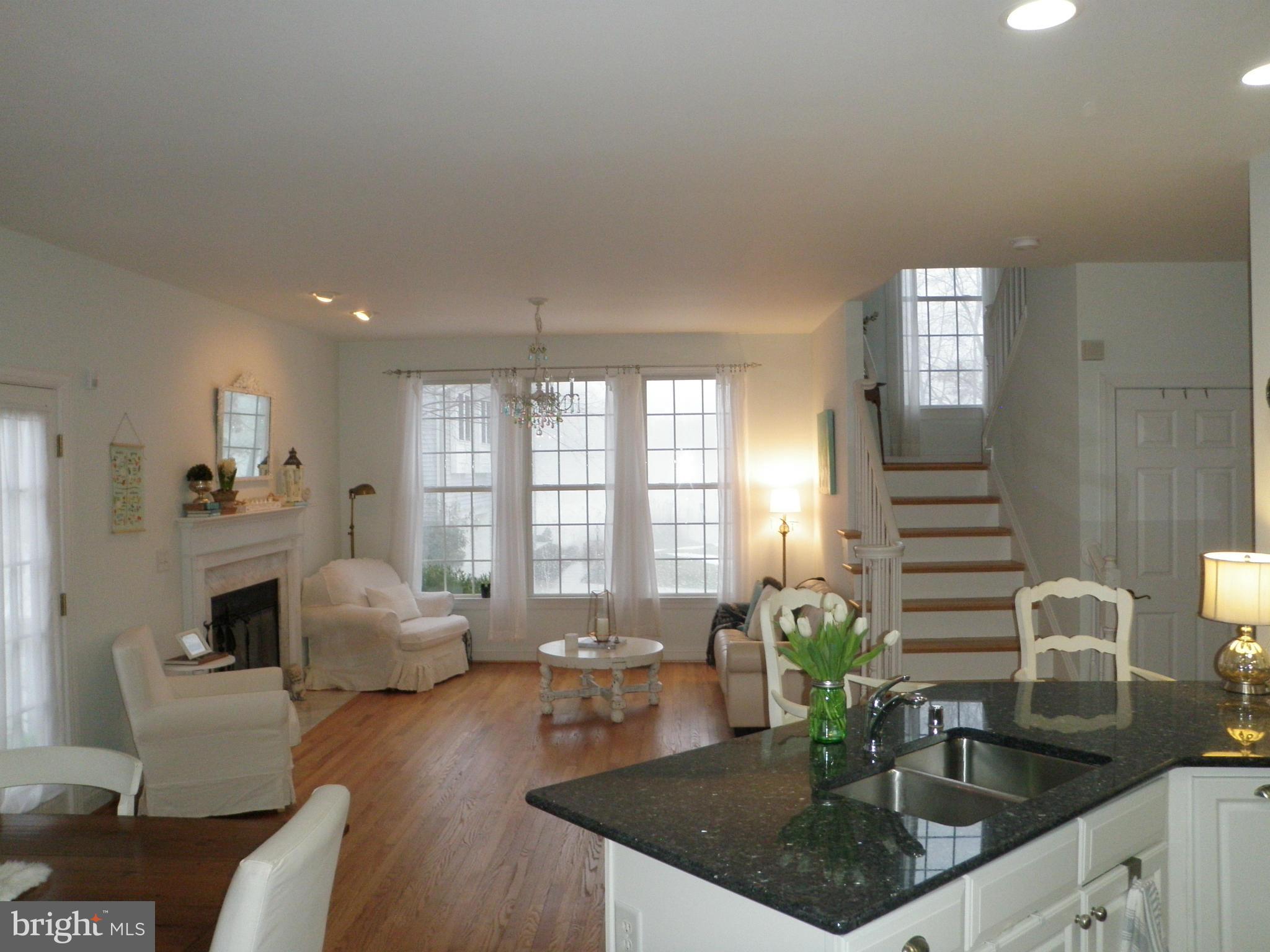 107 Shore Road Arnold, MD 21012 - Photo 17 of 30 Kitchen open to the family room