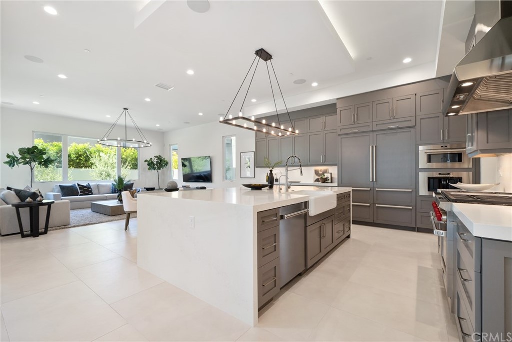 72 Hartman Irvine, CA 92618 - Photo 4 of 52