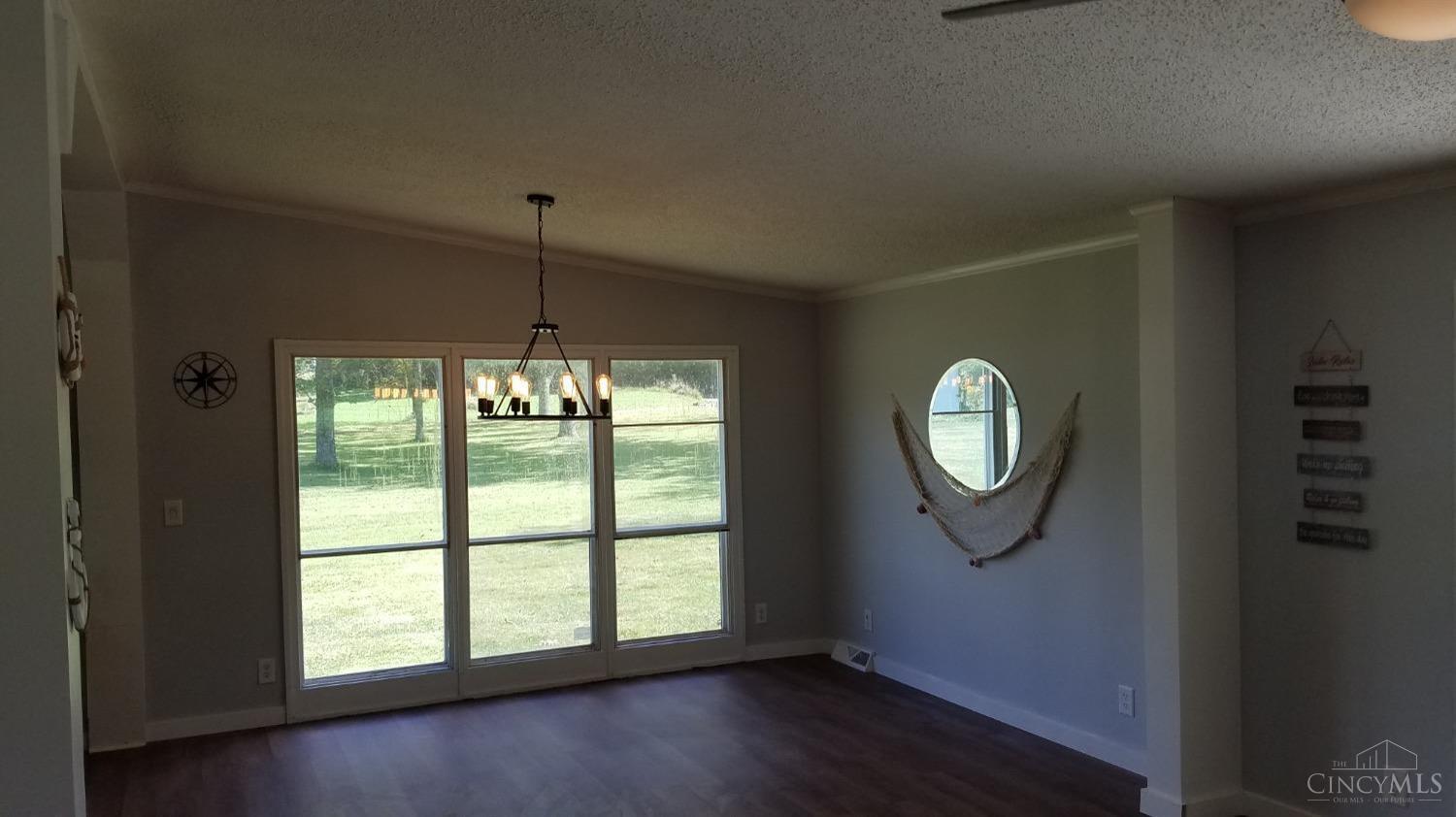 10591 Chestnut Road Hillsboro, OH 45133 - Photo 8 of 37 Gallery Image 8