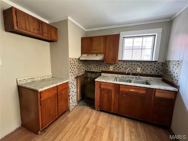 $1,000 | 8356 Eton Place, St. Louis, MO 63136