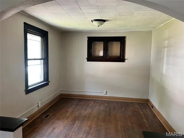 $1,000 | 8356 Eton Place, St. Louis, MO 63136