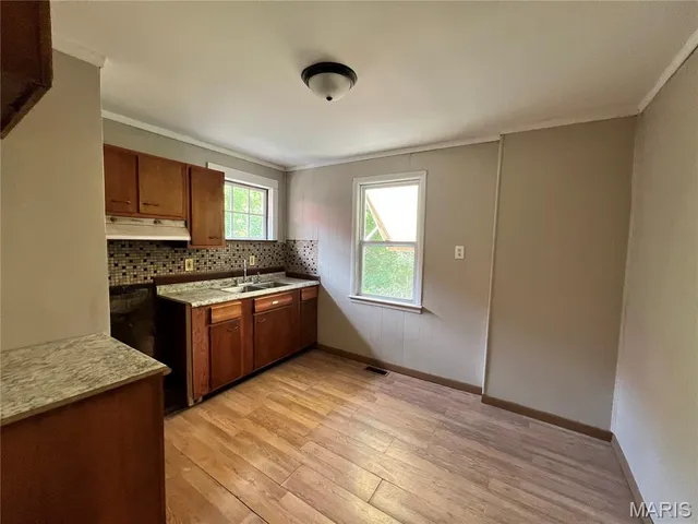 $1,000 | 8356 Eton Place, St. Louis, MO 63136