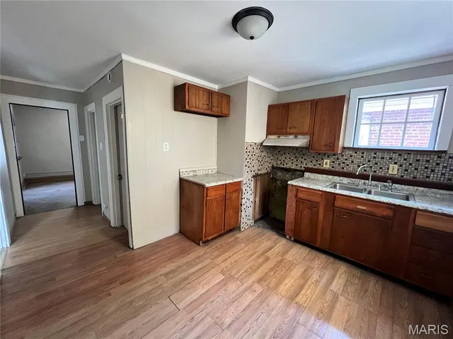 $1,000 | 8356 Eton Place, St. Louis, MO 63136