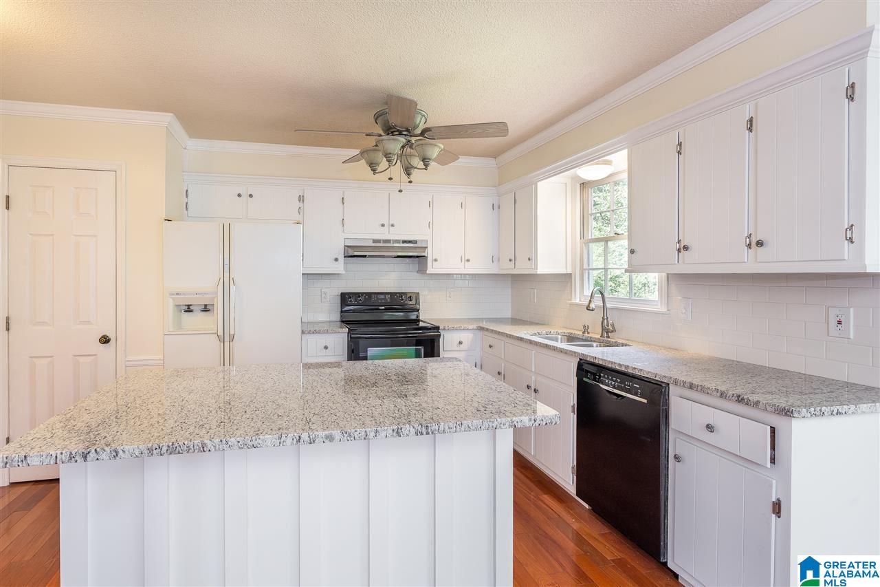 121 Tradewinds Circle Alabaster, AL 35007 - Photo 5 of 24