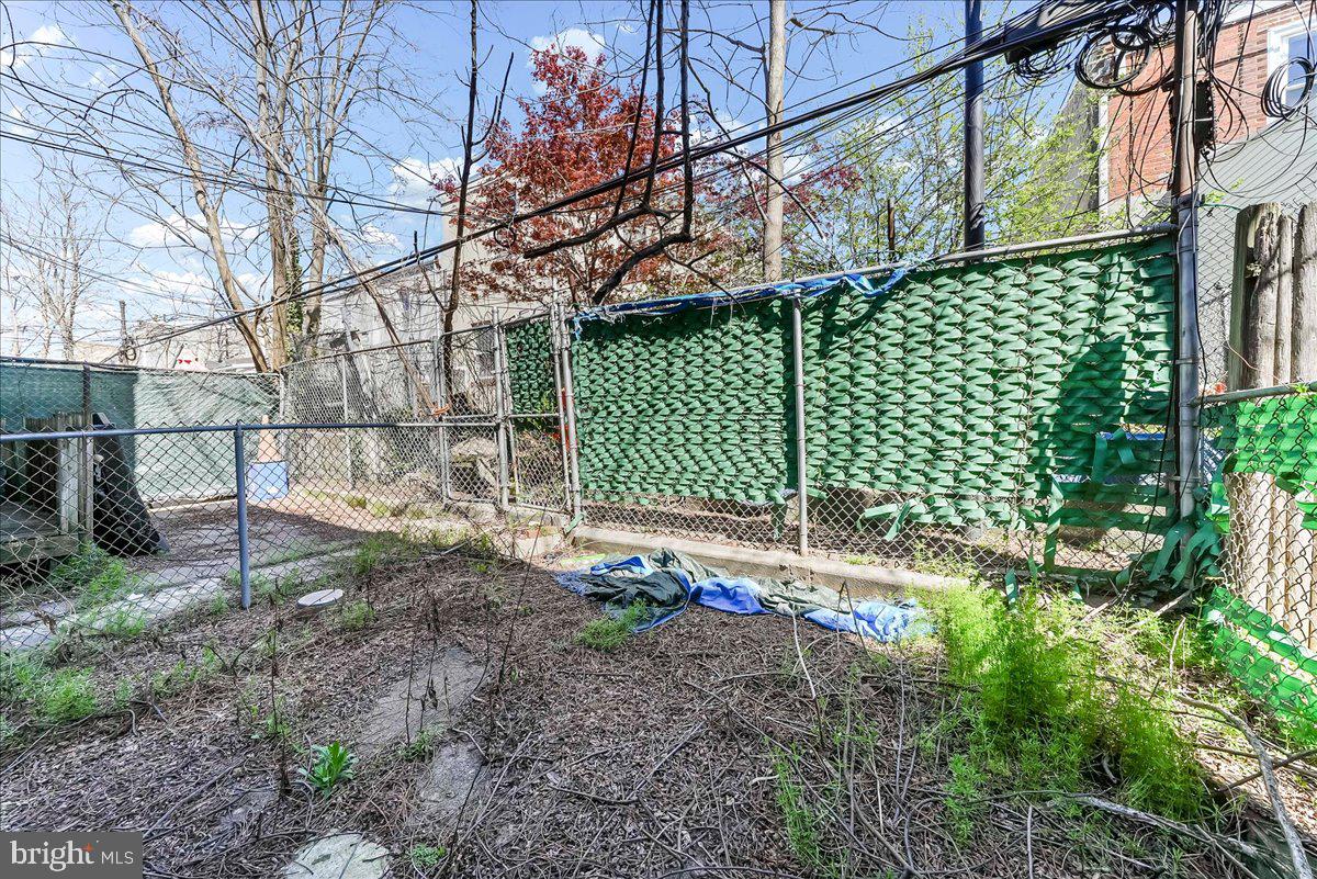 5451 Pine Street Philadelphia, PA 19143 - Photo 31 of 34 Back Yard