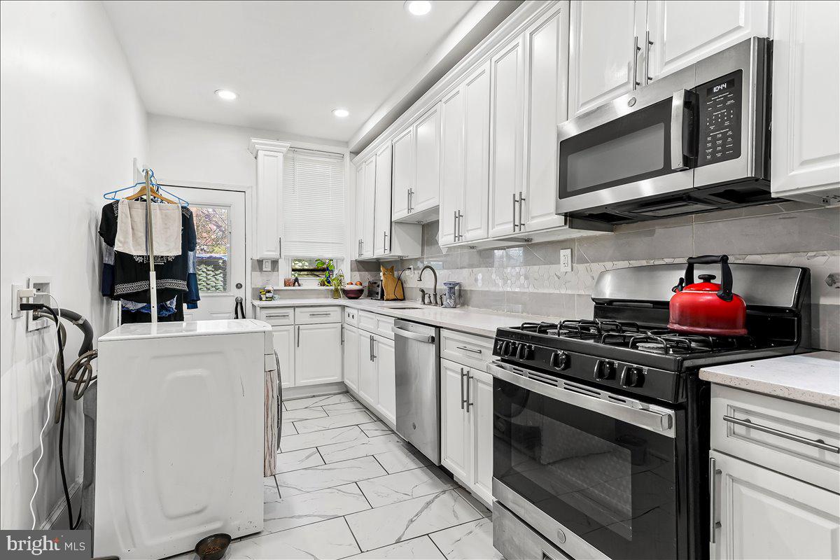 5451 Pine Street Philadelphia, PA 19143 - Photo 4 of 34