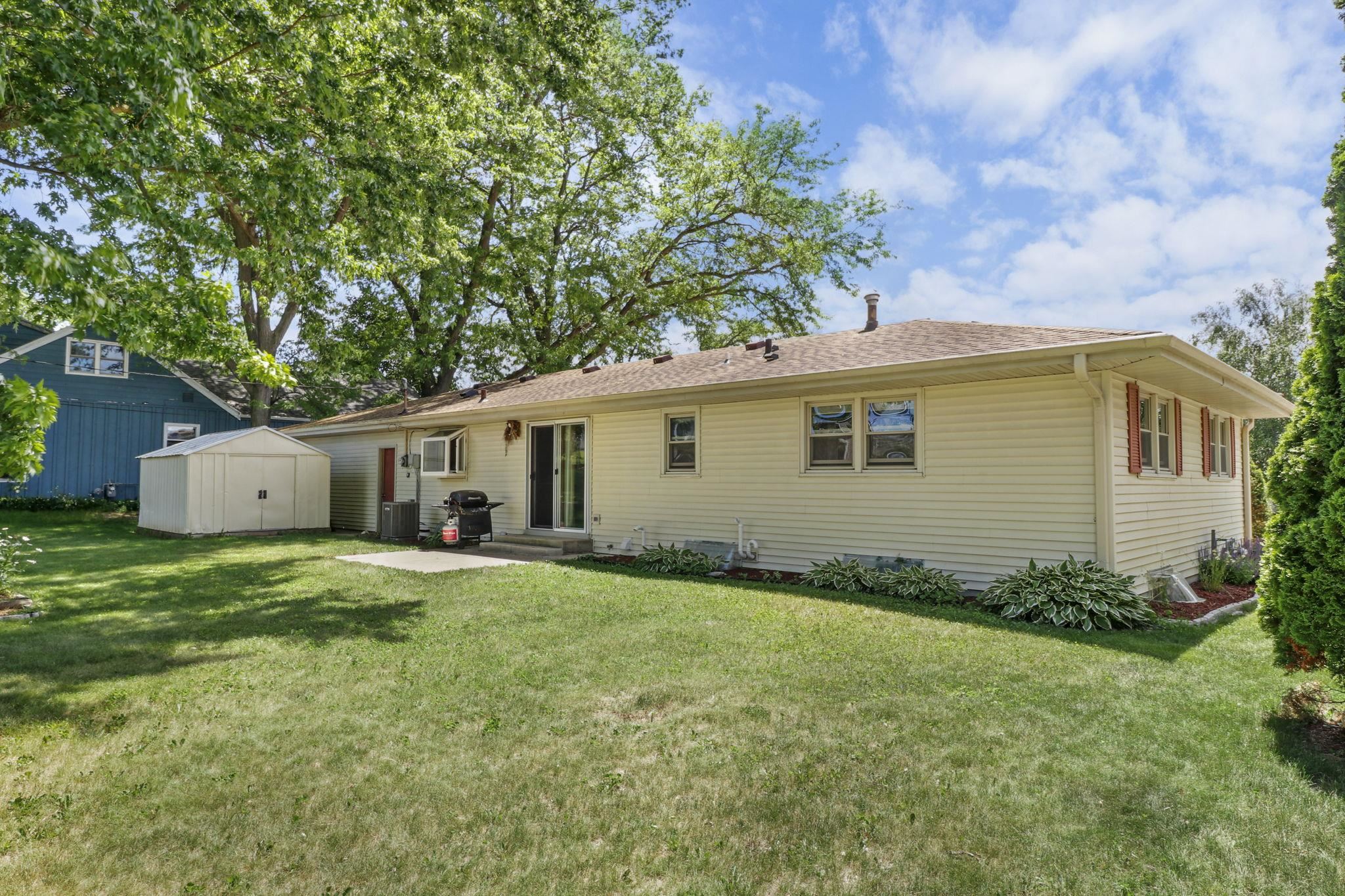 421 Patrick Waunakee, WI 53597 - Photo 3 of 35