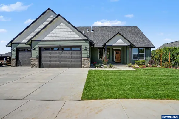 $789,000 | 319 Northeast Clay Street, Sublimity, OR 97385