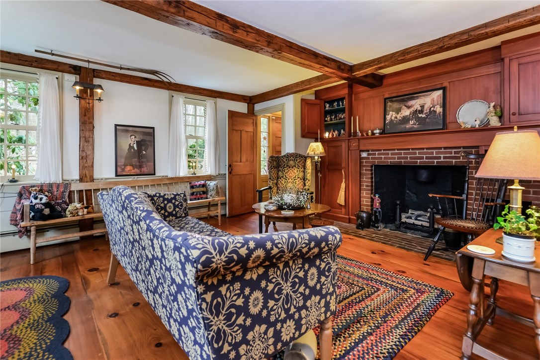 2799 Mendon Road Cumberland, RI 02864 - Photo 3 of 27 livingroom
