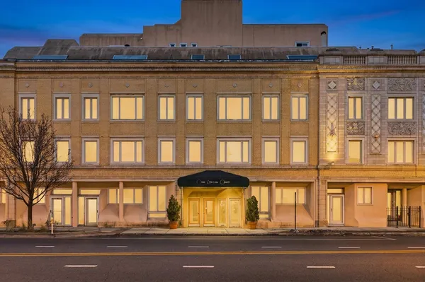 $1,600 | 6337 Roosevelt Road, Unit 114, Berwyn, IL 60402