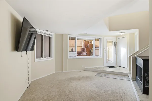 $1,600 | 6337 Roosevelt Road, Unit 114, Berwyn, IL 60402