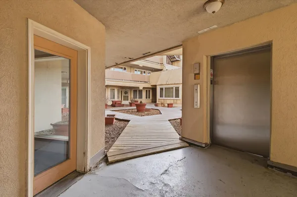 $1,600 | 6337 Roosevelt Road, Unit 114, Berwyn, IL 60402