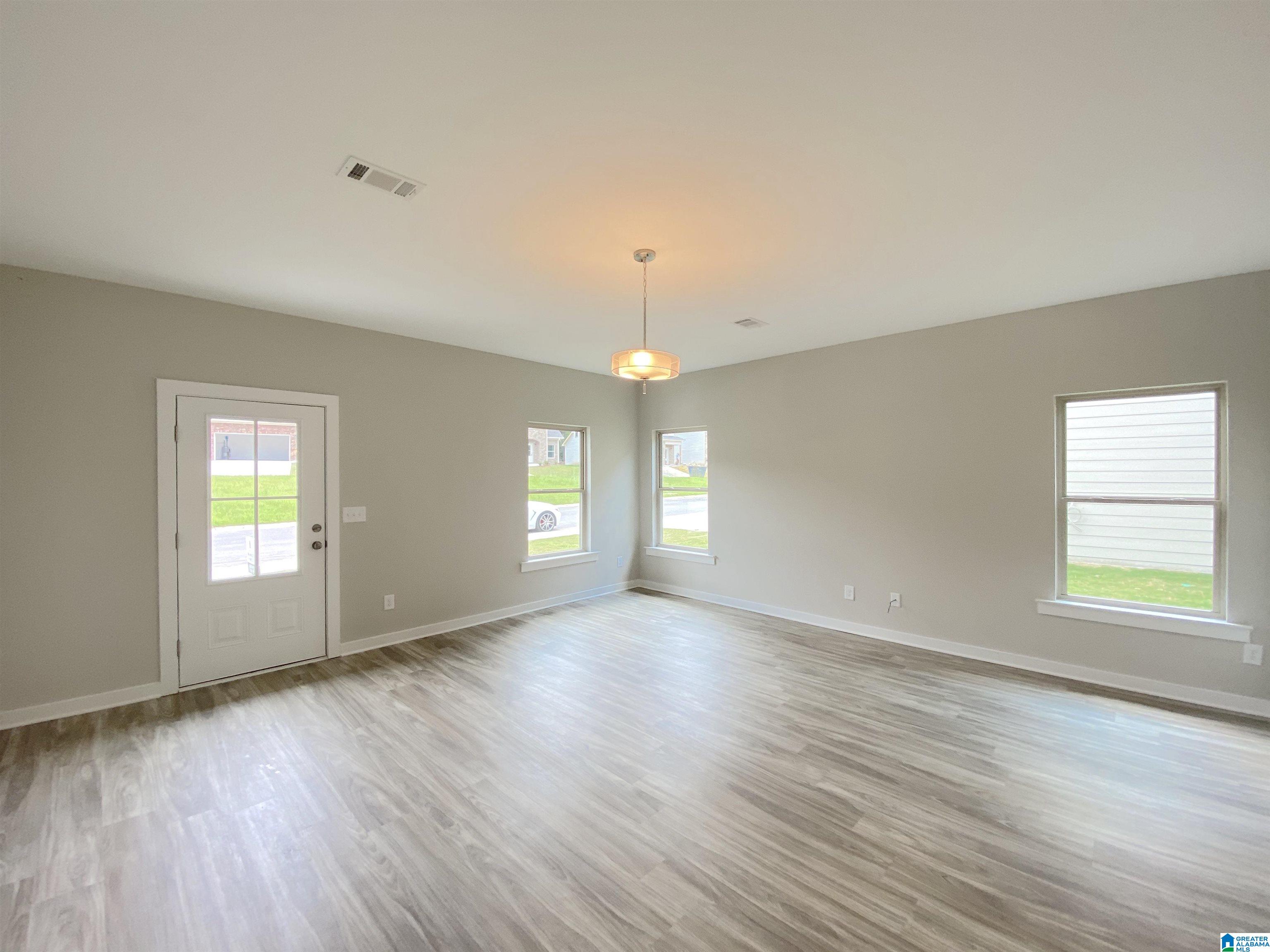 105 Avalon Way Clanton, AL 35045 - Photo 4 of 27