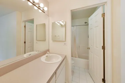 $425,000 | 3363 Church Street, Evanston, IL 60203