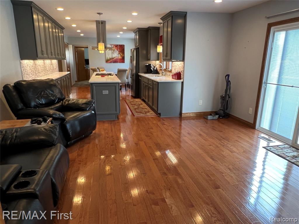 4547 Stephens Road Warren, MI 48091 - Photo 7 of 38 Gallery Image 7