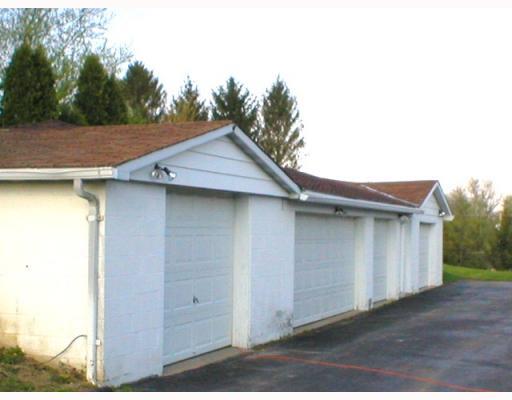 518 Ridgeview Road Mount Pleasant, PA 15666 - Photo 10 of 12 Parking Lot/Garage.
