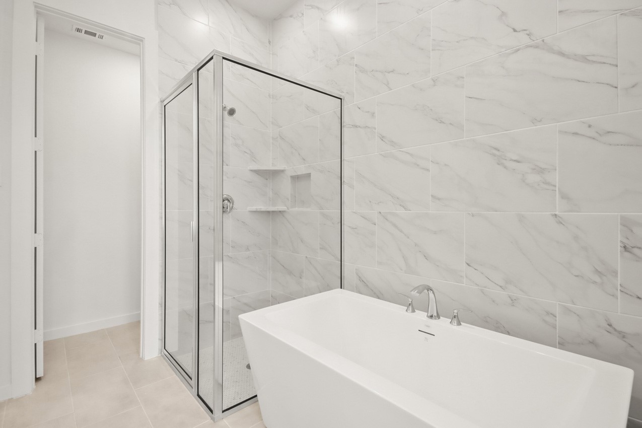 333 Fields Lane Montgomery, TX 77316 - Photo 14 of 20 Primary Bathroom