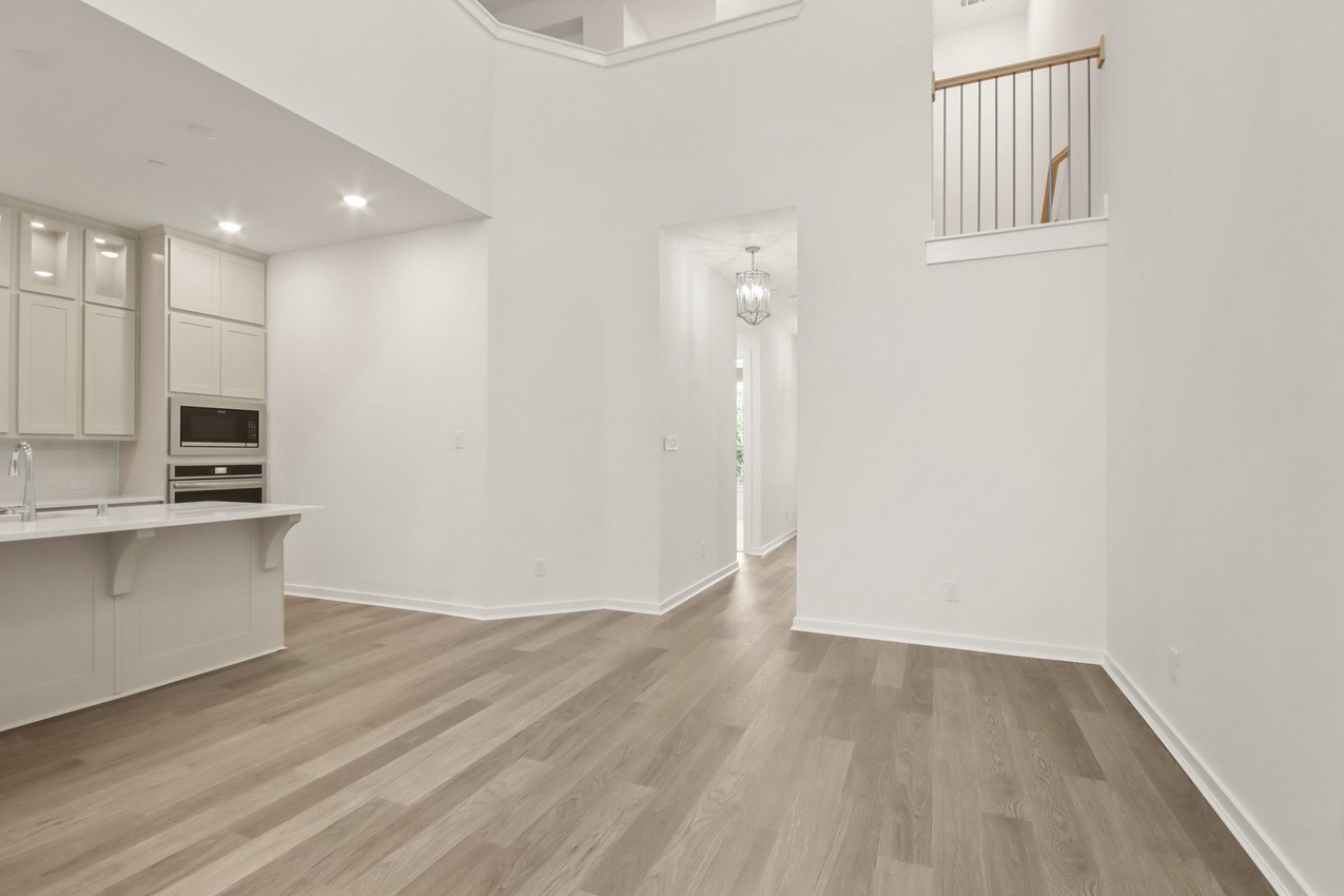 333 Fields Lane Montgomery, TX 77316 - Photo 7 of 20 Family Room