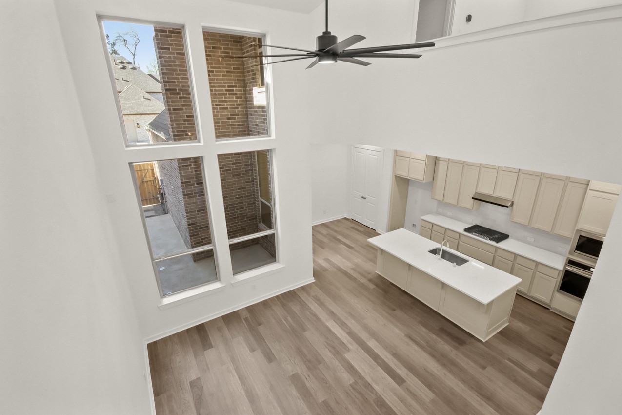 333 Fields Lane Montgomery, TX 77316 - Photo 8 of 20 Family Room