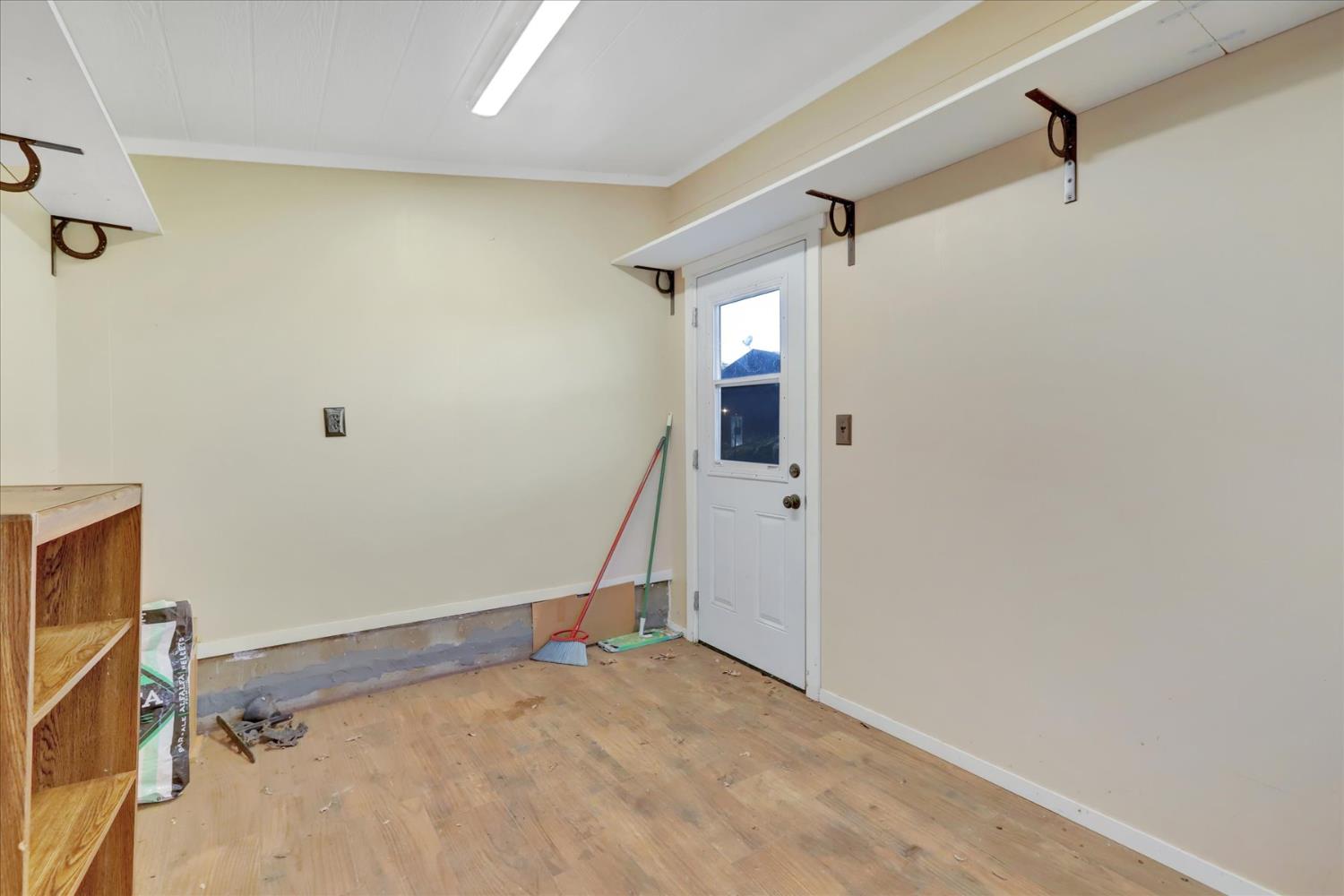 19310 John Born Road Penn Valley, CA 95946 - Photo 38 of 78 a view of small space