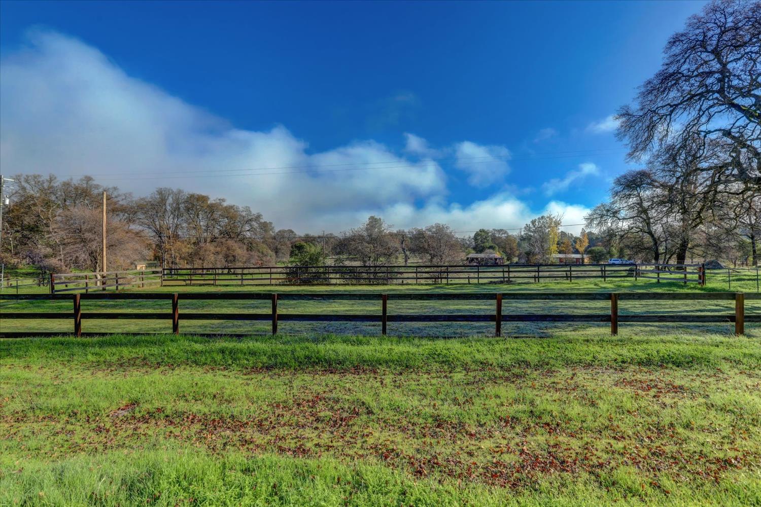 19310 John Born Road Penn Valley, CA 95946 - Photo 46 of 78 a view of park with bench