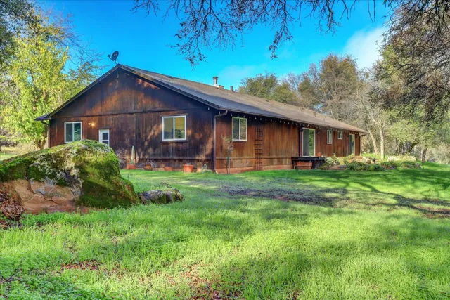 $725,000 | 19310 John Born Road, Penn Valley, CA 95946