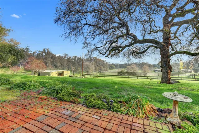 $725,000 | 19310 John Born Road, Penn Valley, CA 95946