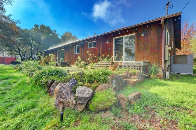 $725,000 | 19310 John Born Road, Penn Valley, CA 95946