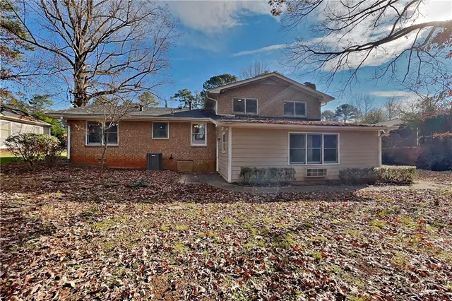 a view of house with a outdoor space
