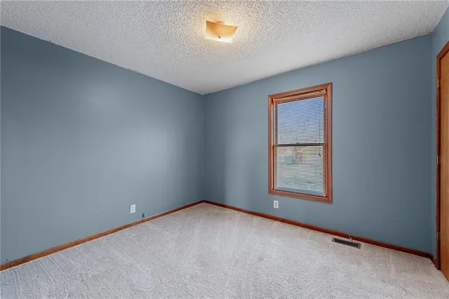 $285,000 | 2712 North 39th Terrace, St. Joseph, MO 64506