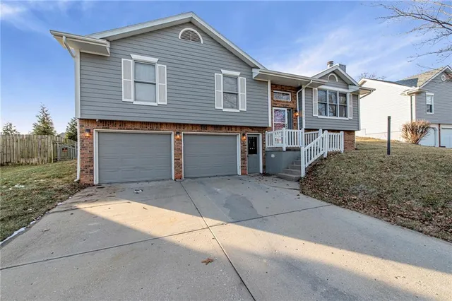 $285,000 | 2712 North 39th Terrace, St. Joseph, MO 64506